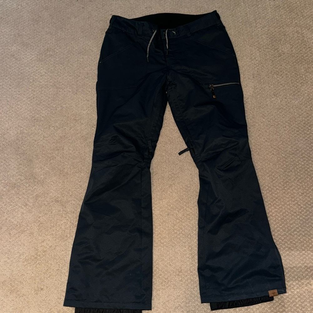 ￼brand new Roxy ski/snowboard woman pants